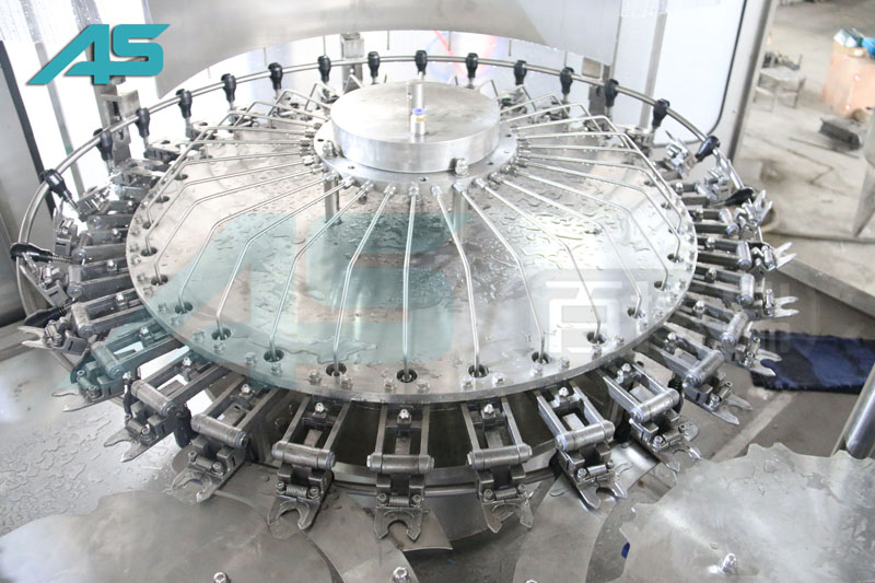 如何促進(jìn)PET瓶灌裝機(jī)市場的圓滿的成功